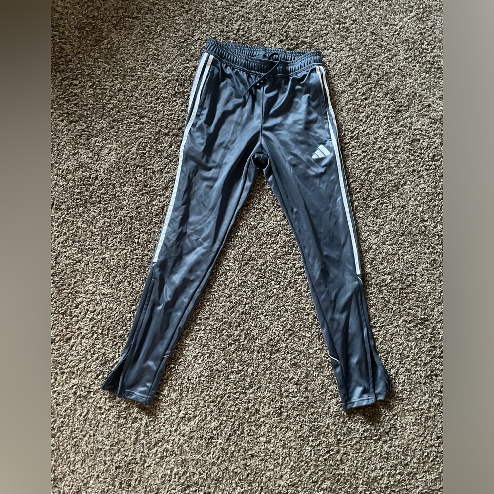 Men’s Adidas pants - Picture 3 of 4
